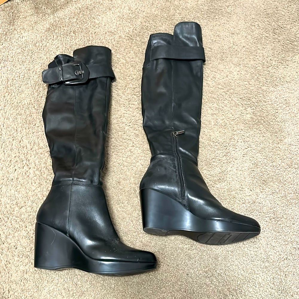 Gorgeous above the knee wedge boots